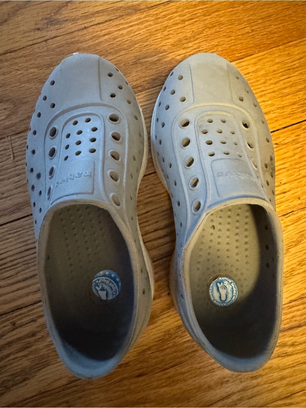 Native Jefferson Slip-On Shoes in Light Gray - toddler boys size C9
